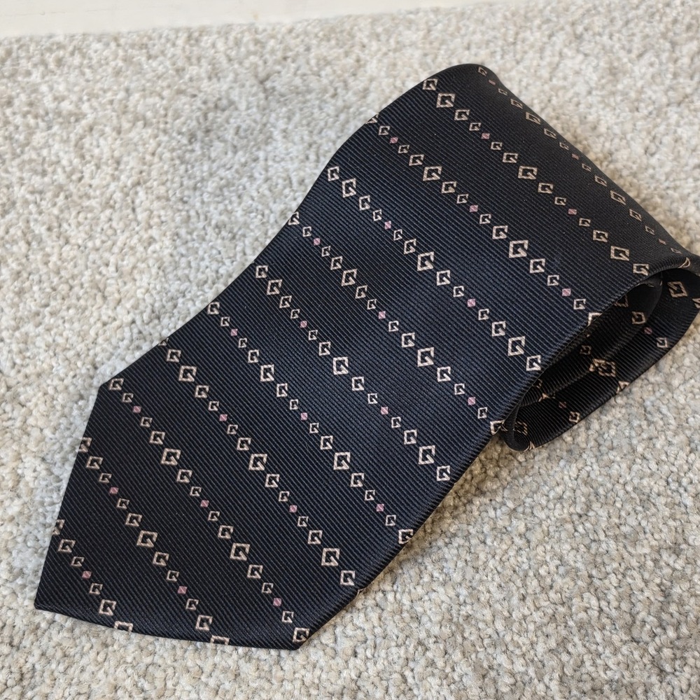 Gucci Silk Tie Black Pink GG Logo Pattern Made Italy‎ Luxury Designer Necktie